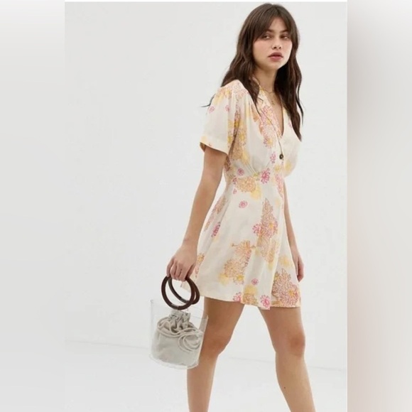 Free People Dresses & Skirts - Free People Beige Hawaii Mini Dress Women’s Size Small